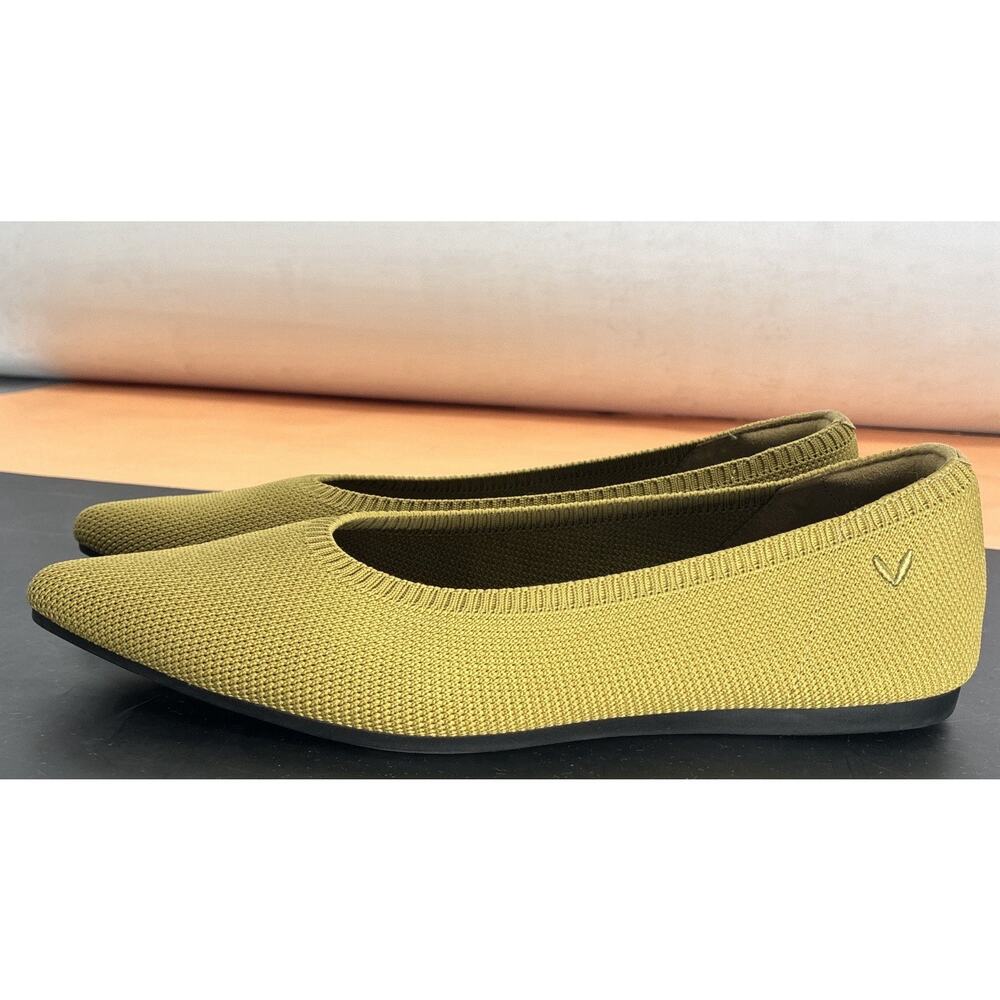 VIVAIA 38.5 8, 8.5 Aria Pointed Ballet Flat Recycled Slip-On EUC Moss Green New - Picture 3 of 10